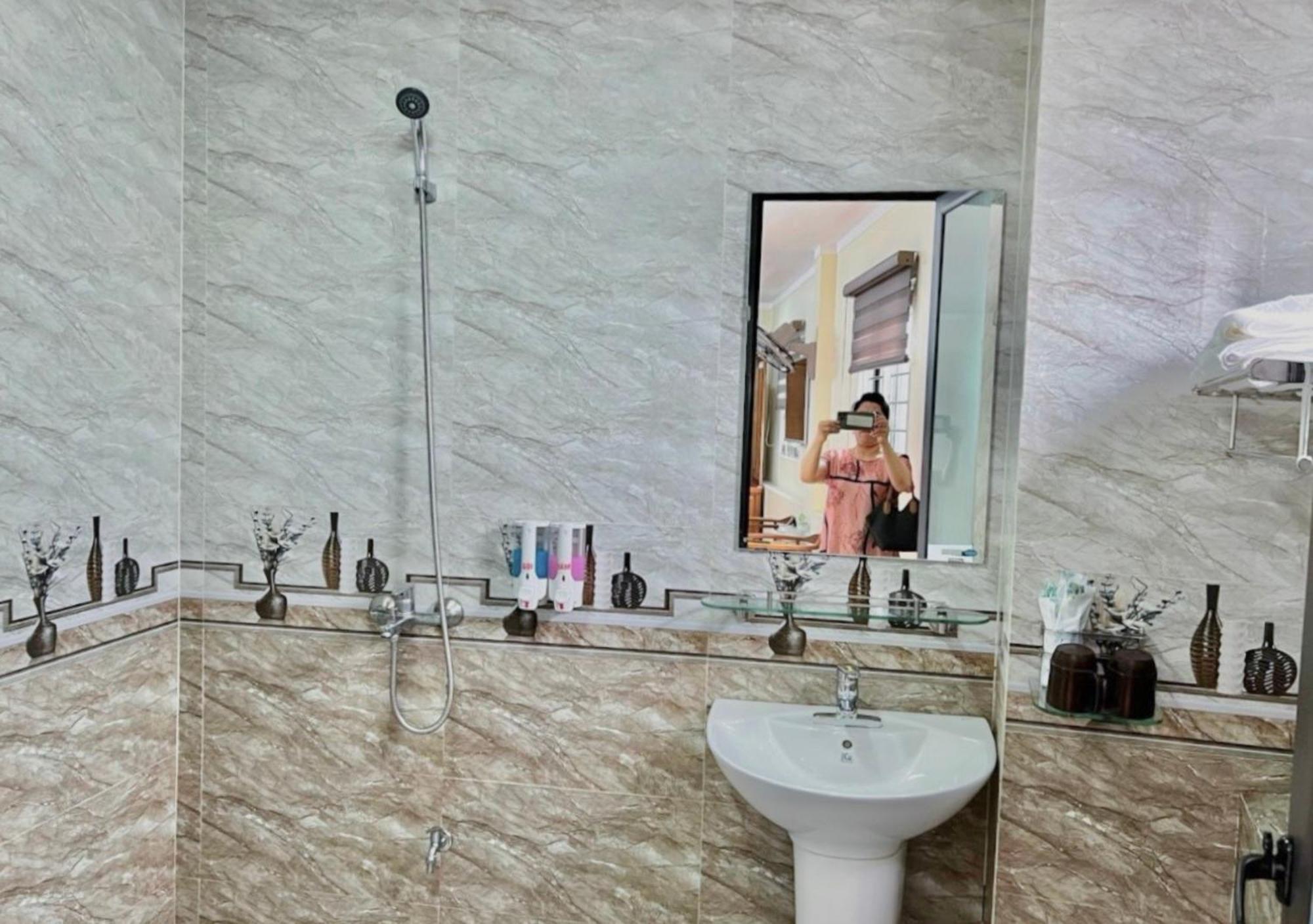 Thu Ha Hotel Uông Bí Kültér fotó