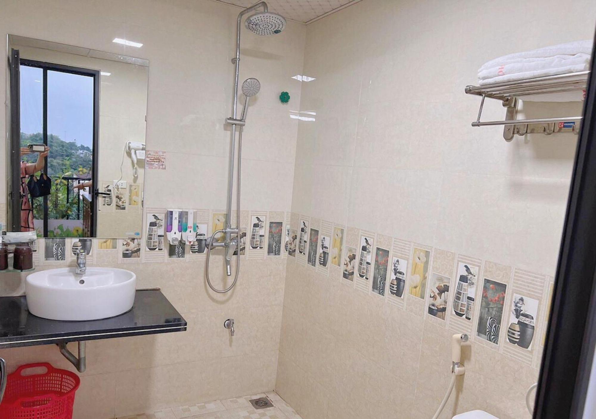 Thu Ha Hotel Uông Bí Kültér fotó